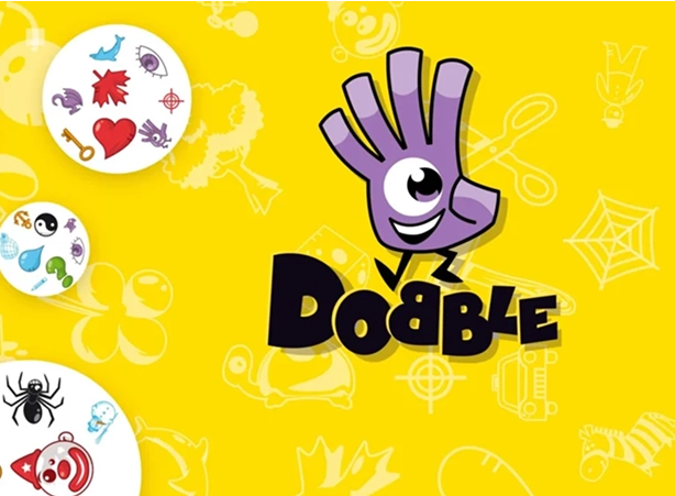 De cover van het spel Dobble met een afbeelding van de mascotte van het spel.